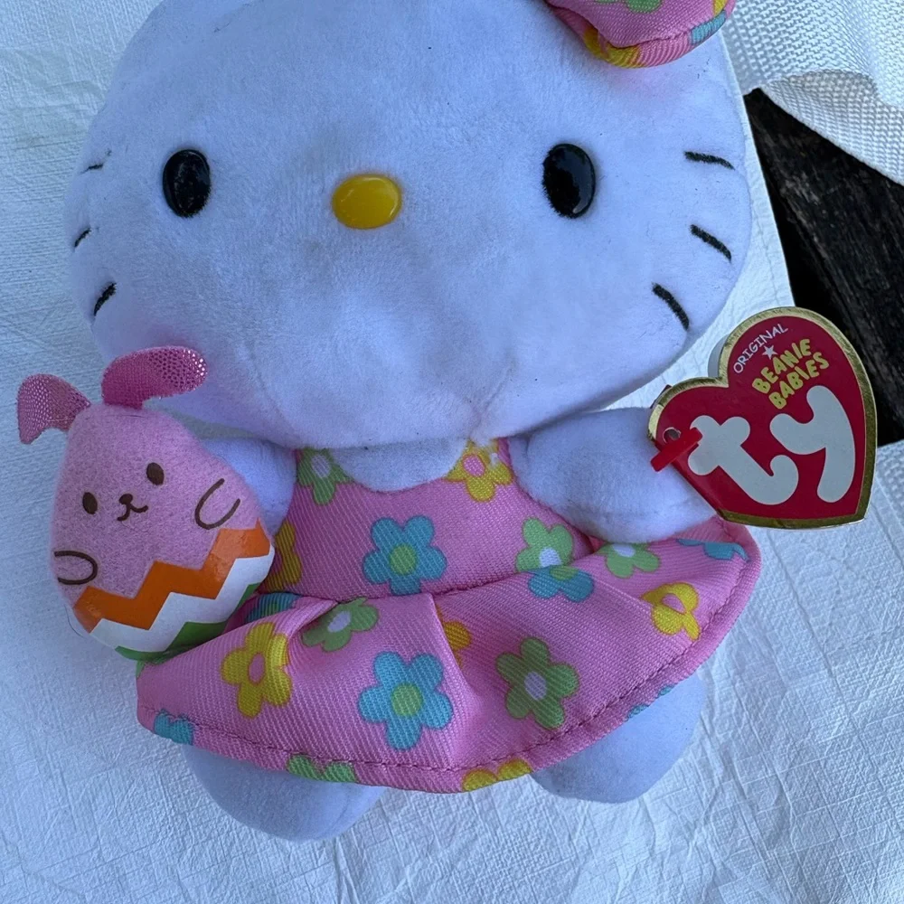 Hello Kitty Easter Beanie Baby + Minifigure